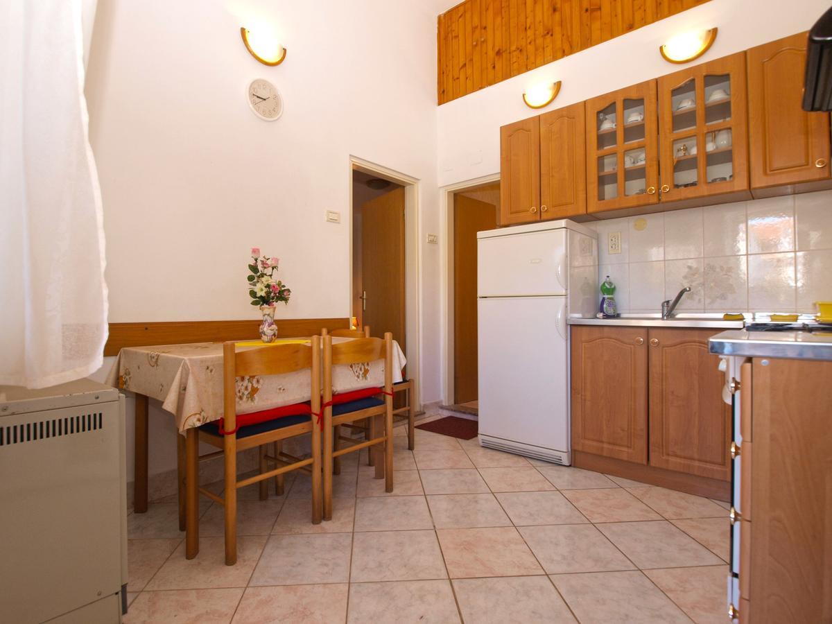 Apartments Mladen 1588 Pola Esterno foto