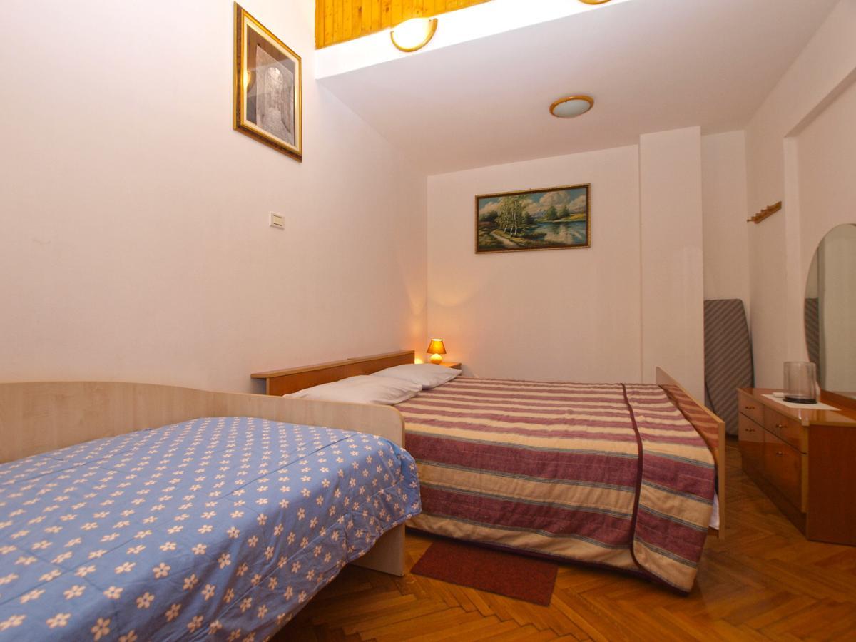 Apartments Mladen 1588 Pola Esterno foto