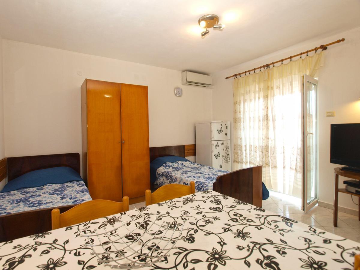 Apartments Mladen 1588 Pola Esterno foto