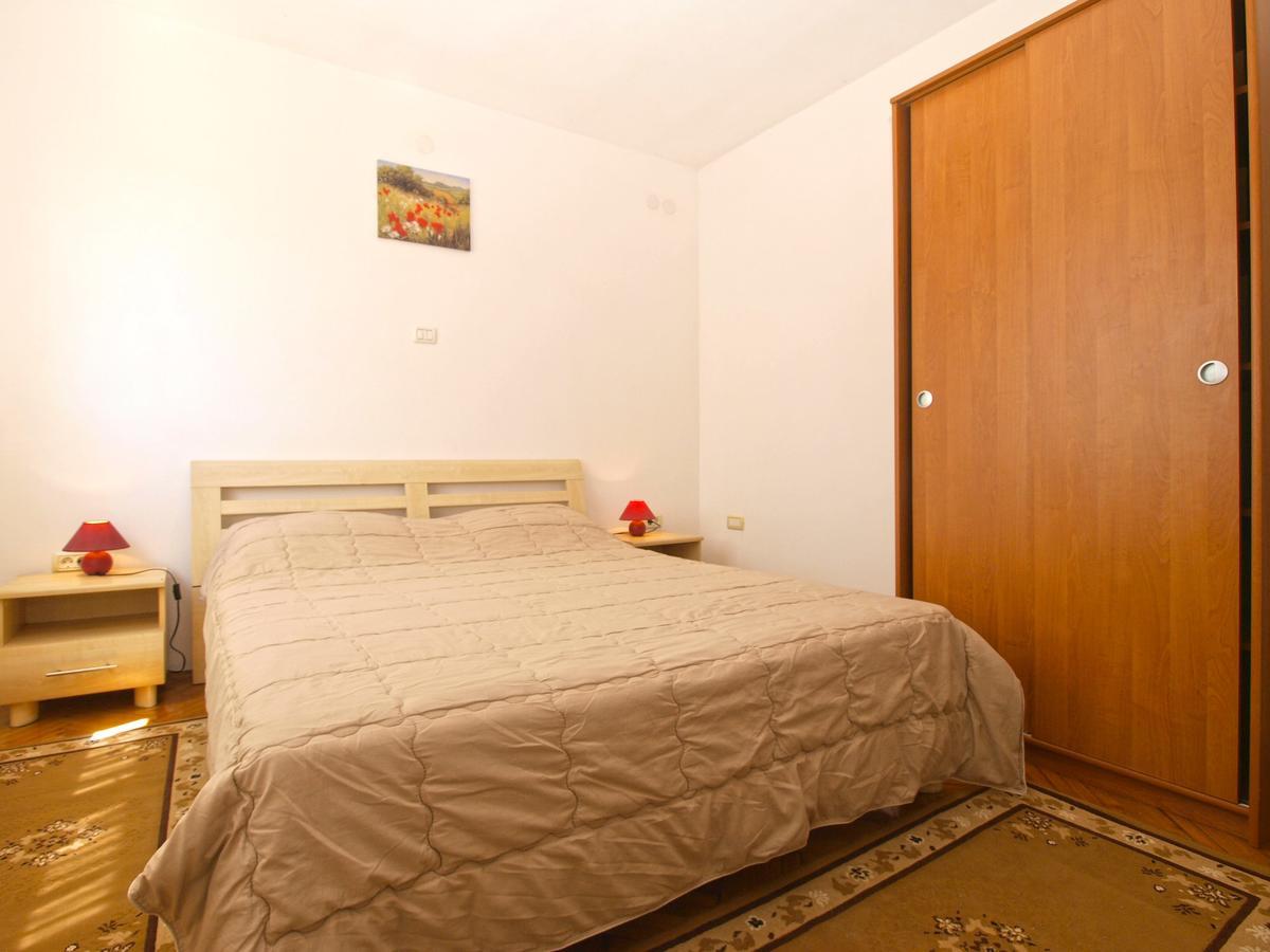 Apartments Mladen 1588 Pola Esterno foto